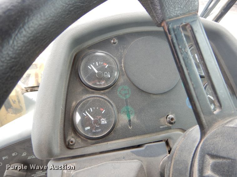 image for item IY9705 2001 Caterpillar 924GZ  wheel loader