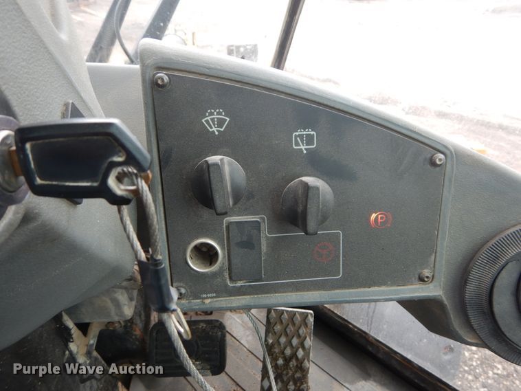 image for item IY9705 2001 Caterpillar 924GZ  wheel loader