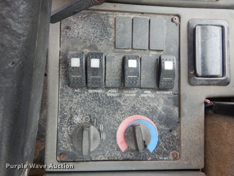 image for item IY9705 2001 Caterpillar 924GZ  wheel loader