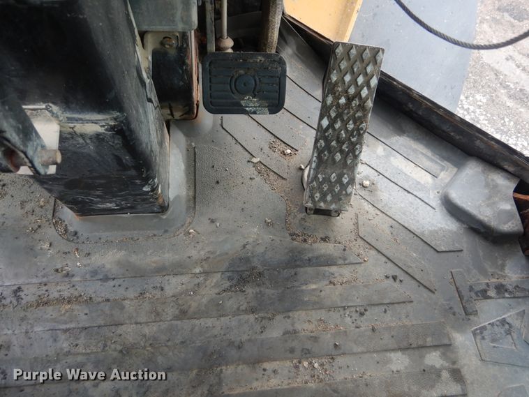 image for item IY9705 2001 Caterpillar 924GZ  wheel loader