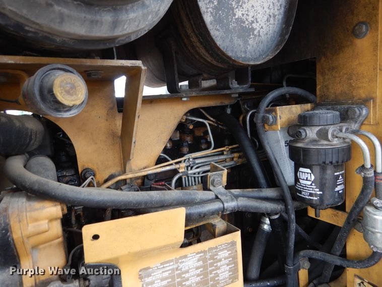 image for item IY9705 2001 Caterpillar 924GZ  wheel loader