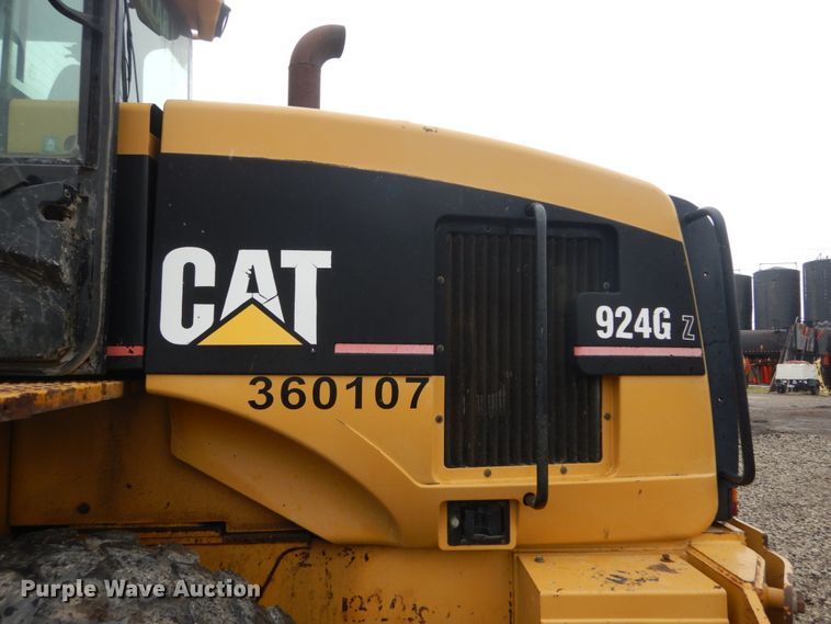 image for item IY9705 2001 Caterpillar 924GZ  wheel loader
