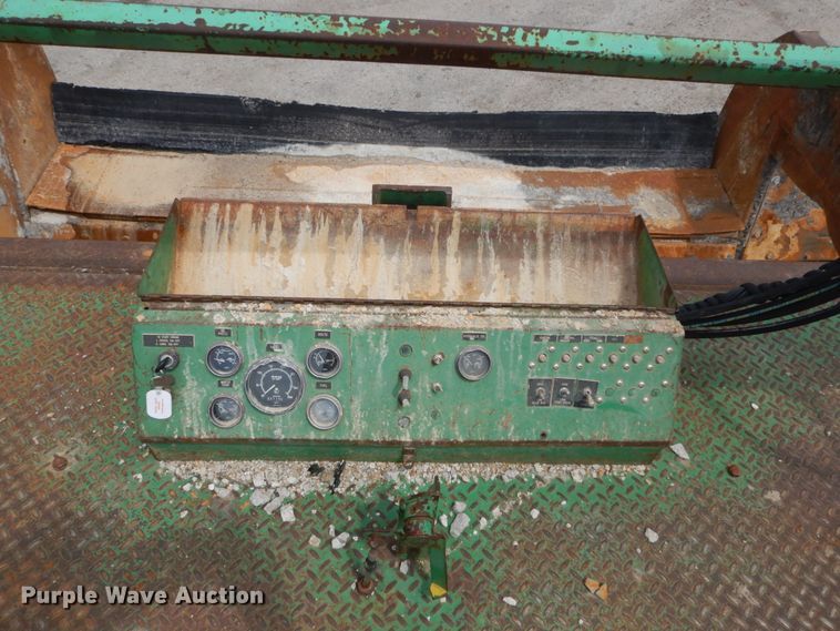 image for item IY9710 1990 Barber Greene BG750  road widener