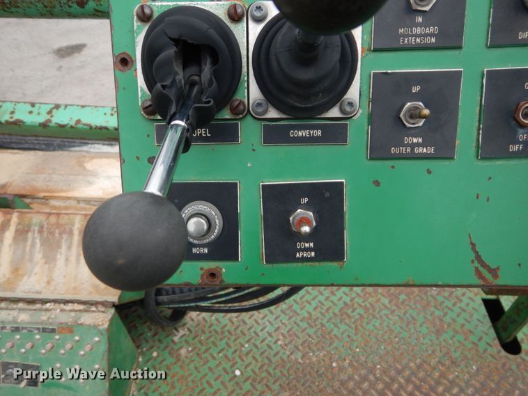 image for item IY9710 1990 Barber Greene BG750  road widener