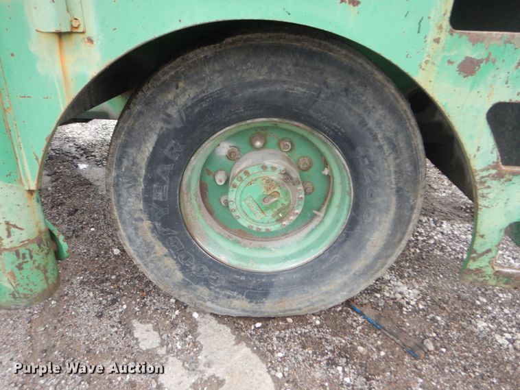 image for item IY9710 1990 Barber Greene BG750  road widener