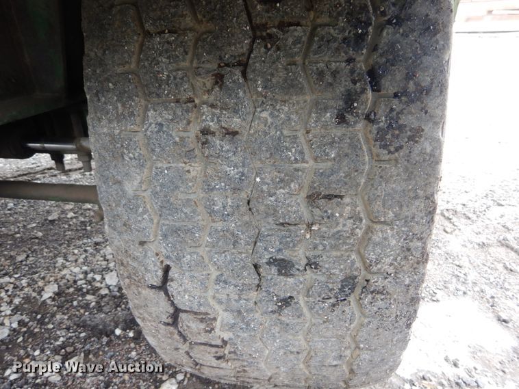 image for item IY9710 1990 Barber Greene BG750  road widener