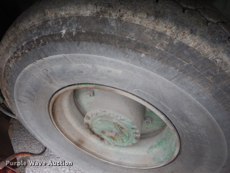 image for item IY9710 1990 Barber Greene BG750  road widener