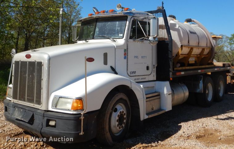 image for item IY9714 1998 Peterbilt 377  flatbed truck