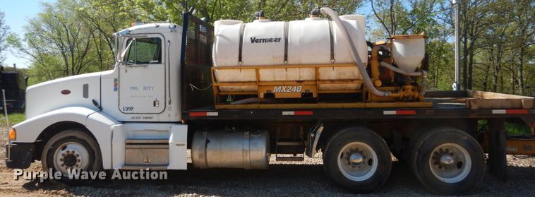 image for item IY9714 1998 Peterbilt 377  flatbed truck