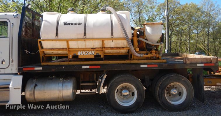 image for item IY9714 1998 Peterbilt 377  flatbed truck