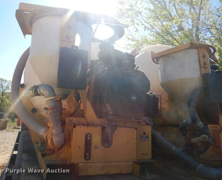 image for item IY9714 1998 Peterbilt 377  flatbed truck