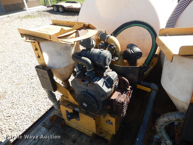 image for item IY9714 1998 Peterbilt 377  flatbed truck