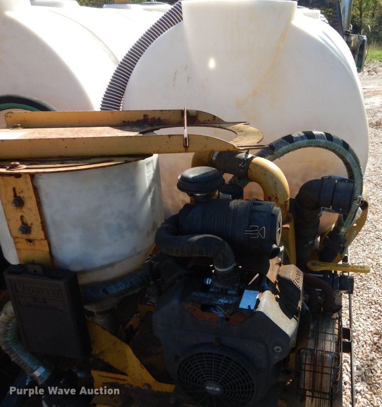 image for item IY9714 1998 Peterbilt 377  flatbed truck