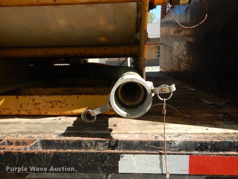 image for item IY9714 1998 Peterbilt 377  flatbed truck