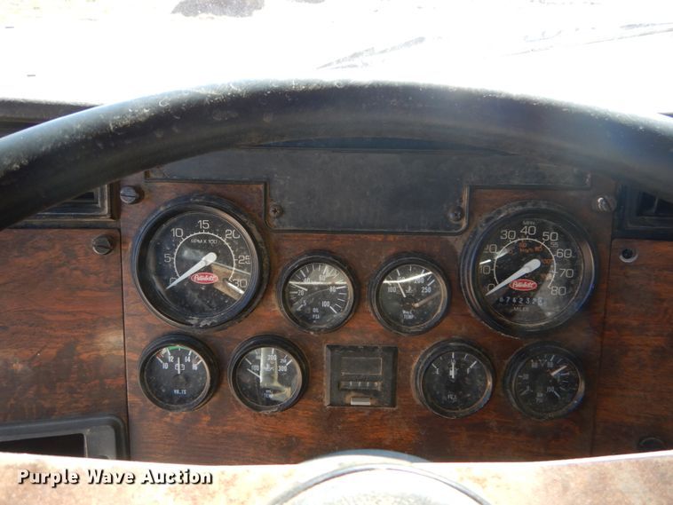 image for item IY9714 1998 Peterbilt 377  flatbed truck