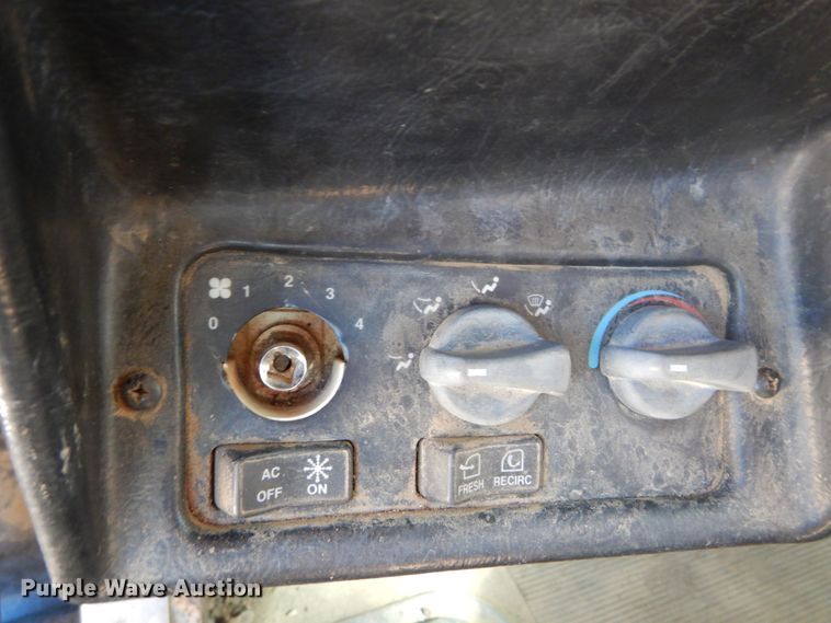 image for item IY9714 1998 Peterbilt 377  flatbed truck