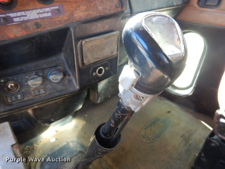 image for item IY9714 1998 Peterbilt 377  flatbed truck