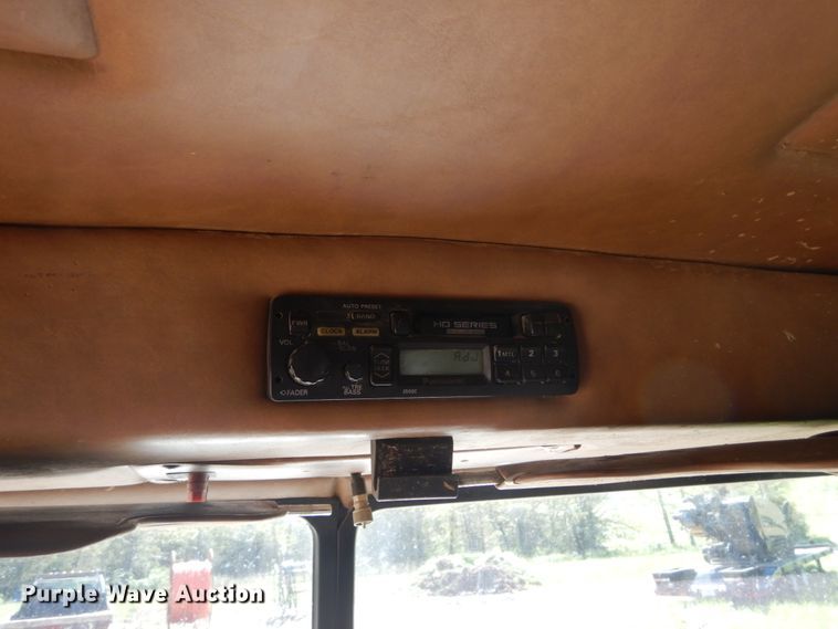 image for item IY9714 1998 Peterbilt 377  flatbed truck