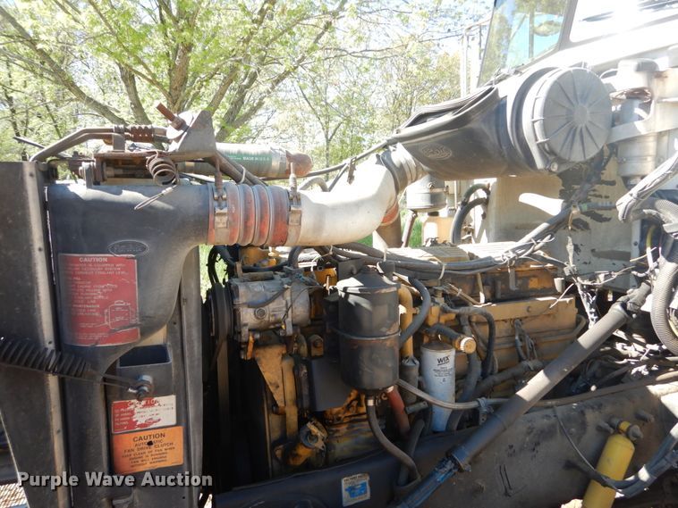 image for item IY9714 1998 Peterbilt 377  flatbed truck