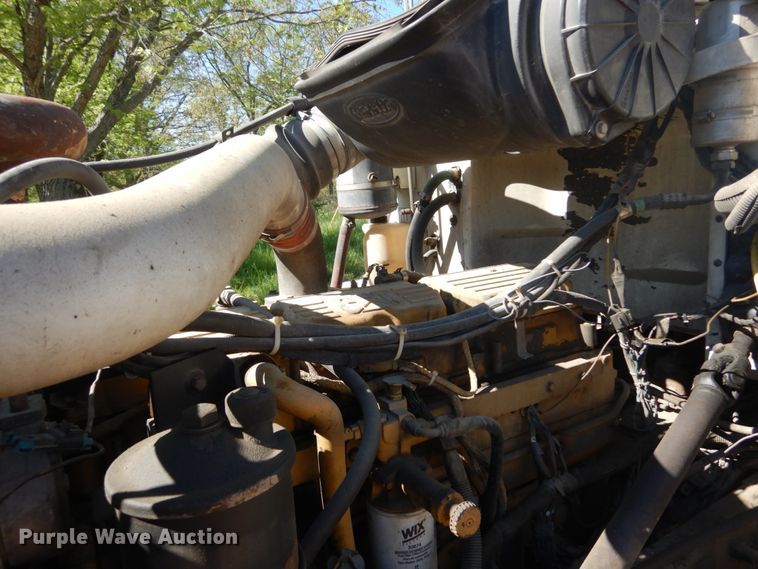 image for item IY9714 1998 Peterbilt 377  flatbed truck