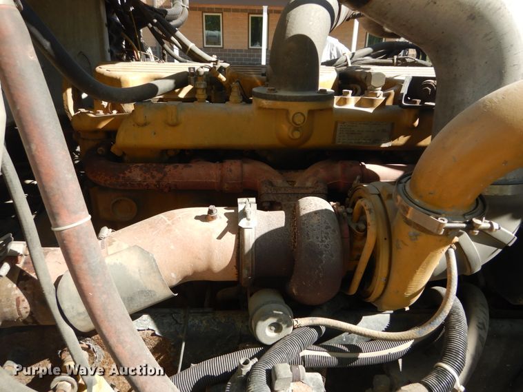 image for item IY9714 1998 Peterbilt 377  flatbed truck