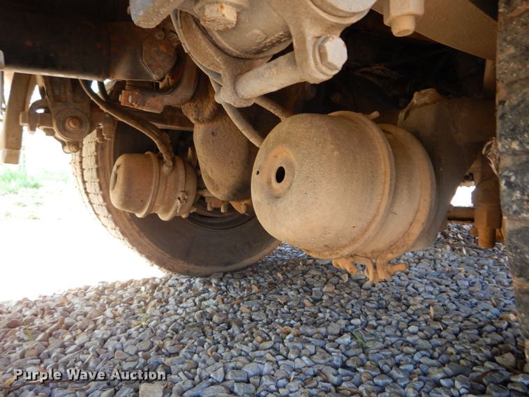 image for item IY9714 1998 Peterbilt 377  flatbed truck