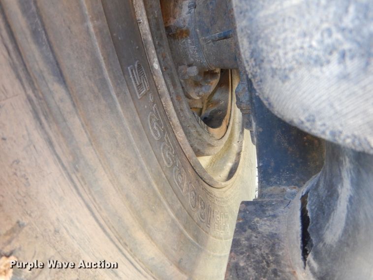 image for item IY9714 1998 Peterbilt 377  flatbed truck