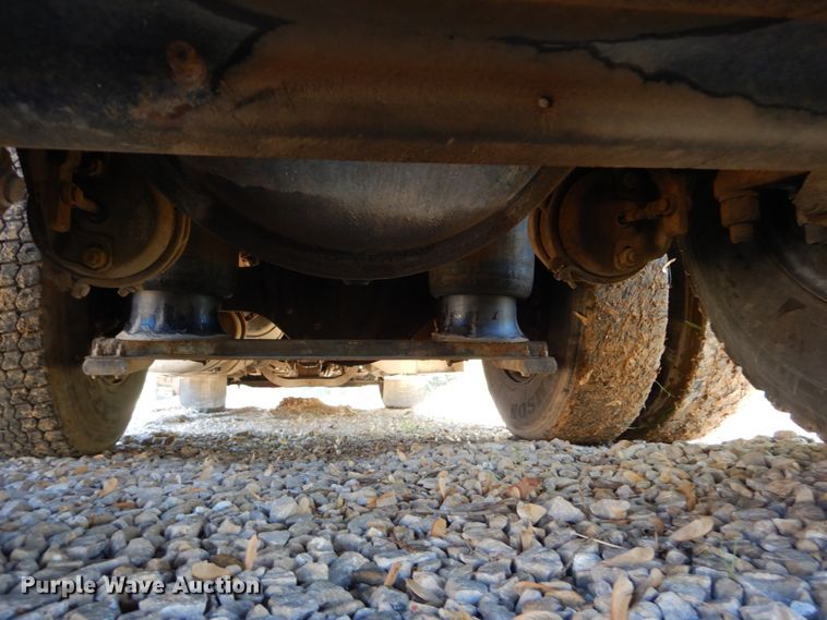 image for item IY9714 1998 Peterbilt 377  flatbed truck