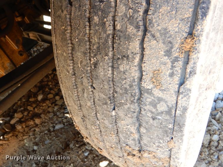 image for item IY9714 1998 Peterbilt 377  flatbed truck