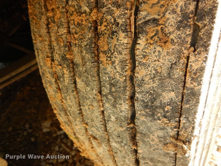 image for item IY9714 1998 Peterbilt 377  flatbed truck