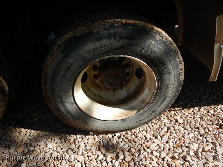 image for item IY9714 1998 Peterbilt 377  flatbed truck