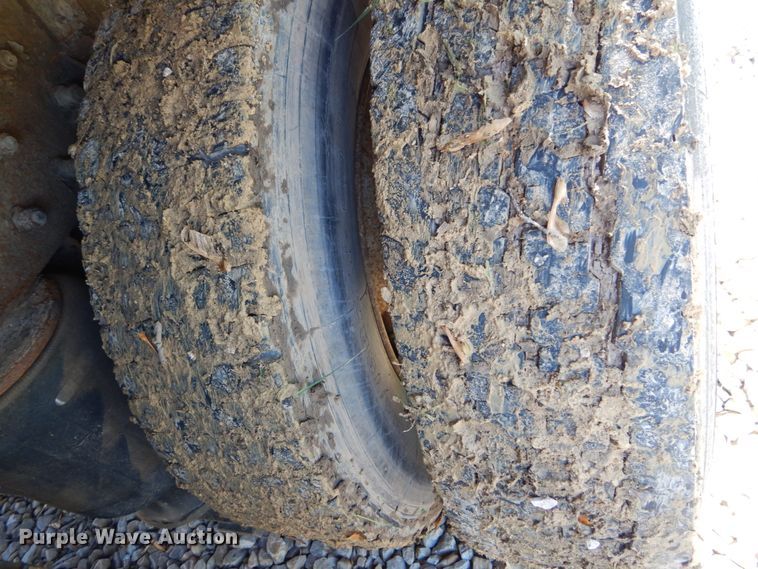 image for item IY9714 1998 Peterbilt 377  flatbed truck