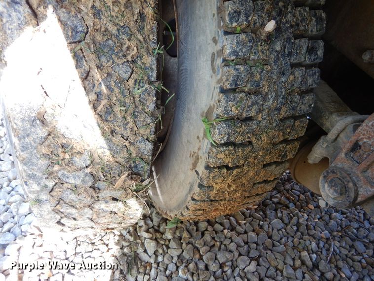 image for item IY9714 1998 Peterbilt 377  flatbed truck