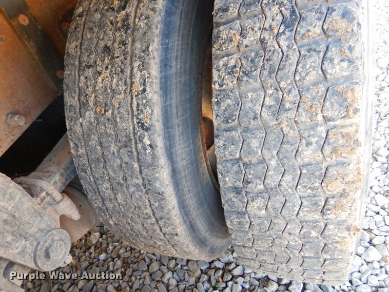 image for item IY9714 1998 Peterbilt 377  flatbed truck