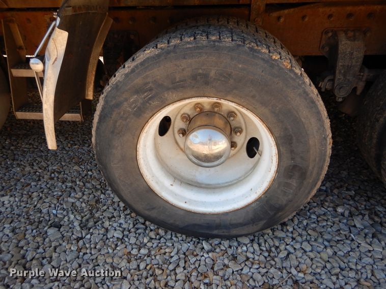 image for item IY9714 1998 Peterbilt 377  flatbed truck