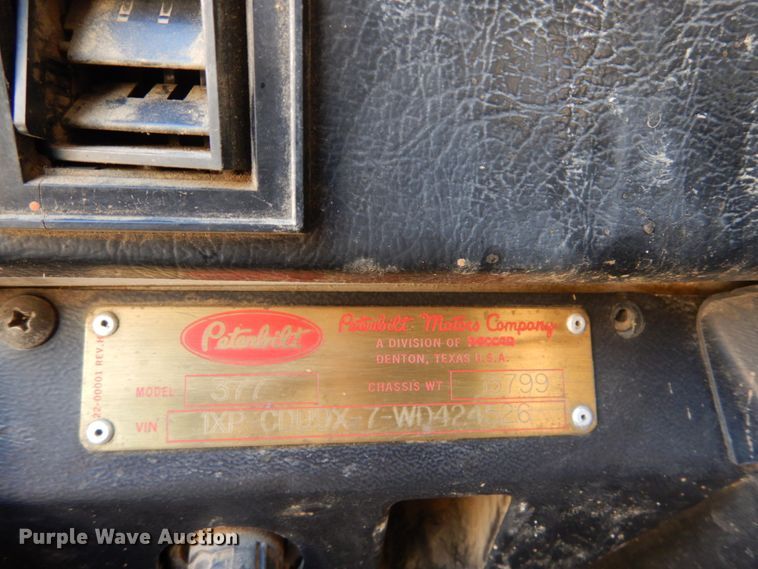 image for item IY9714 1998 Peterbilt 377  flatbed truck