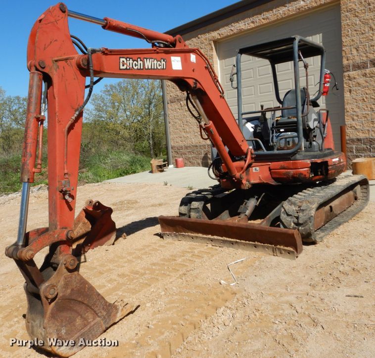 image for item IY9717 2003 Ditch Witch MX45  mini excavator