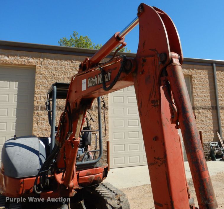 image for item IY9717 2003 Ditch Witch MX45  mini excavator