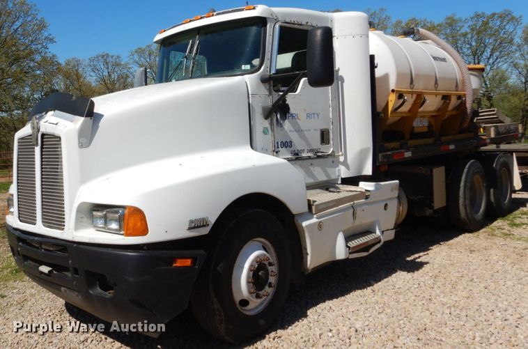 image for item IY9718 1997 Kenworth T600  flatbed truck