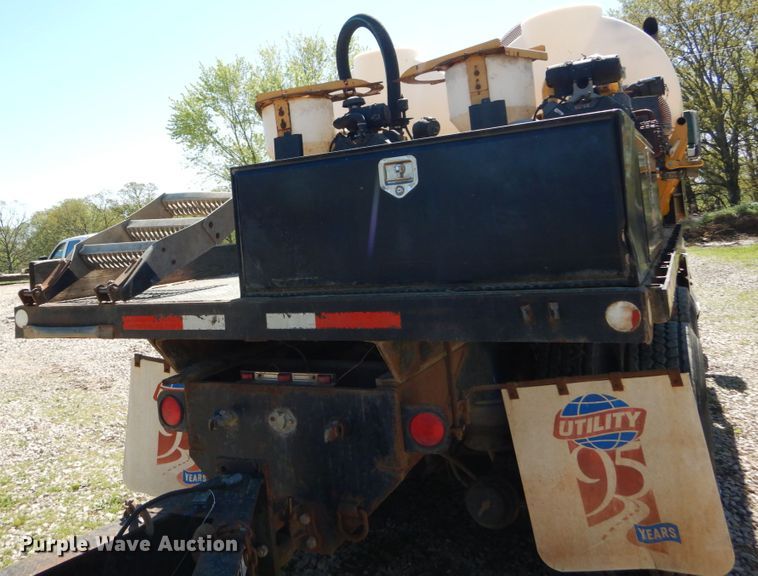 image for item IY9718 1997 Kenworth T600  flatbed truck