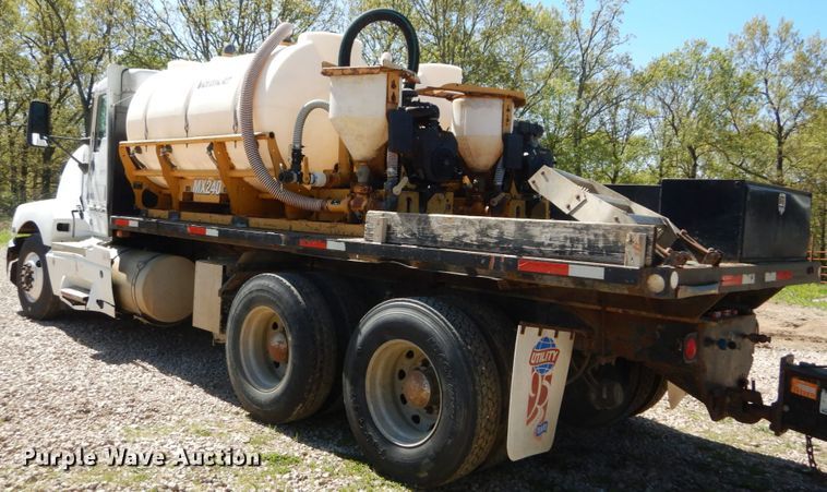 image for item IY9718 1997 Kenworth T600  flatbed truck