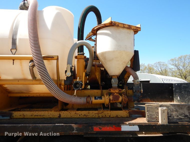 image for item IY9718 1997 Kenworth T600  flatbed truck