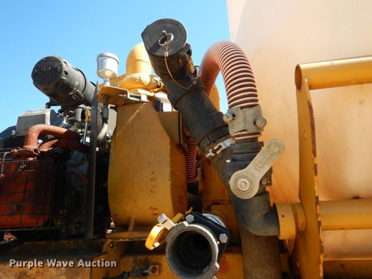 image for item IY9718 1997 Kenworth T600  flatbed truck