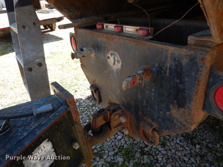 image for item IY9718 1997 Kenworth T600  flatbed truck