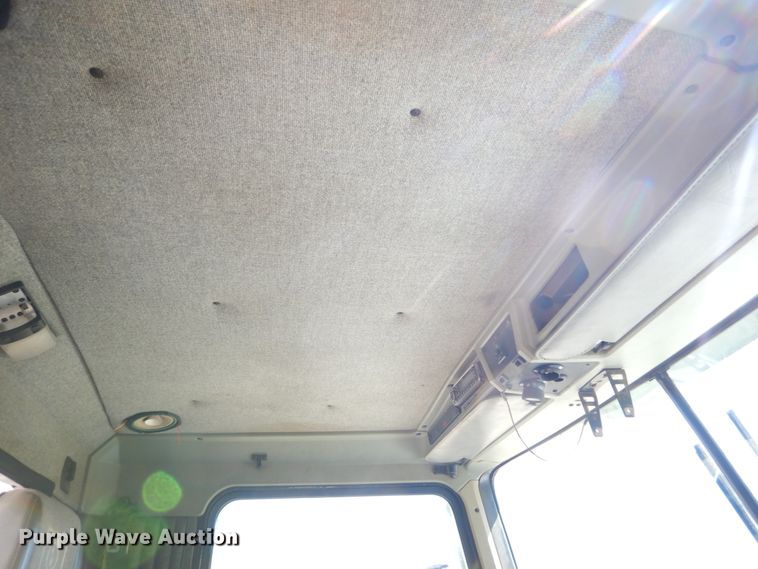 image for item IY9718 1997 Kenworth T600  flatbed truck