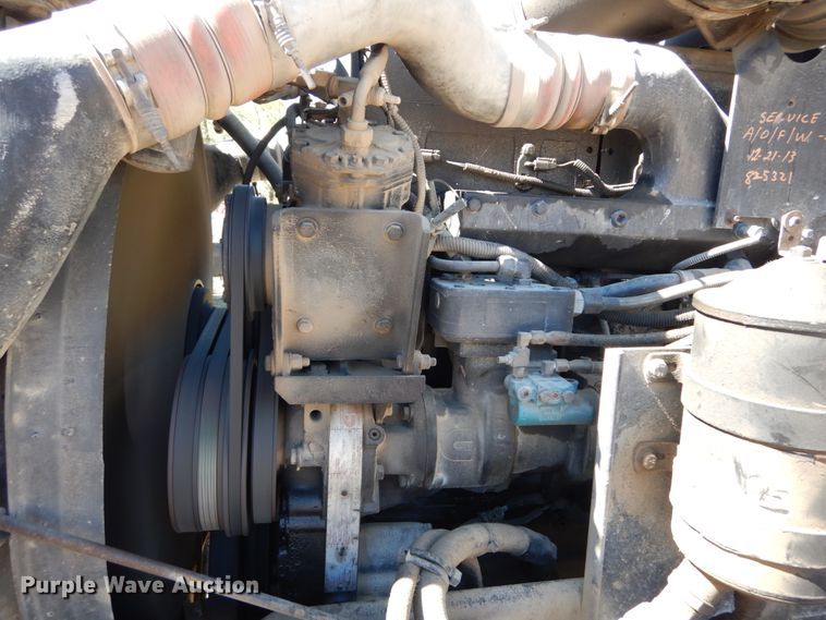 image for item IY9718 1997 Kenworth T600  flatbed truck