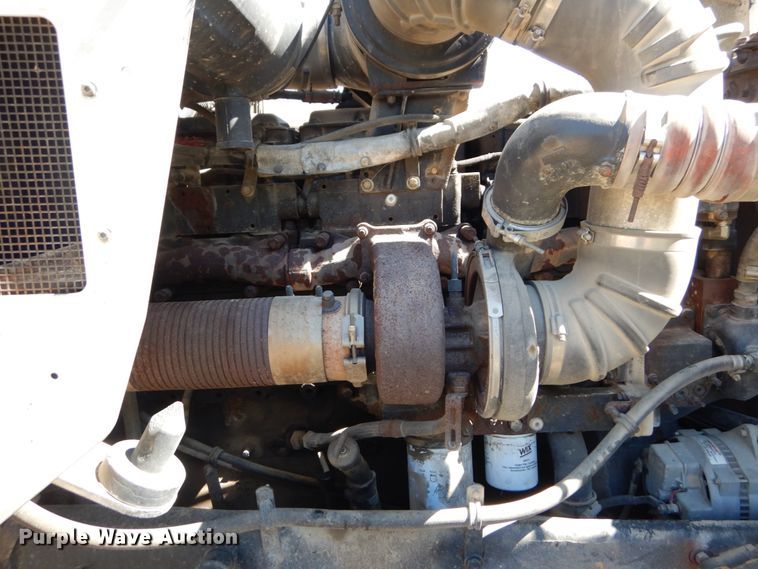 image for item IY9718 1997 Kenworth T600  flatbed truck