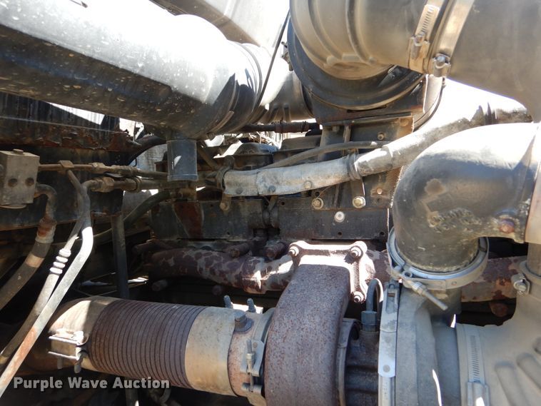 image for item IY9718 1997 Kenworth T600  flatbed truck