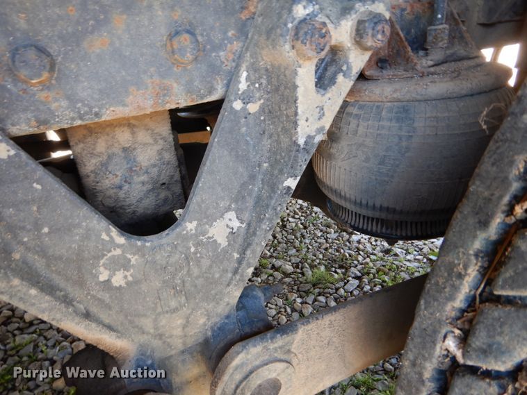 image for item IY9718 1997 Kenworth T600  flatbed truck