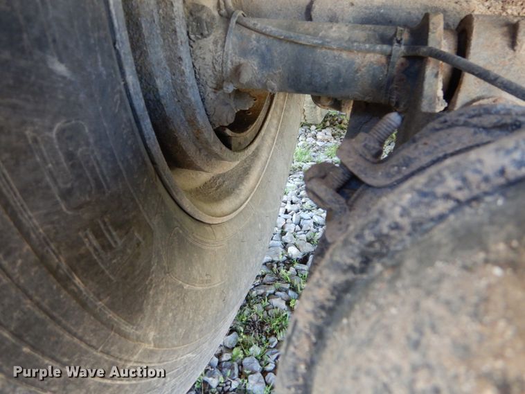 image for item IY9718 1997 Kenworth T600  flatbed truck